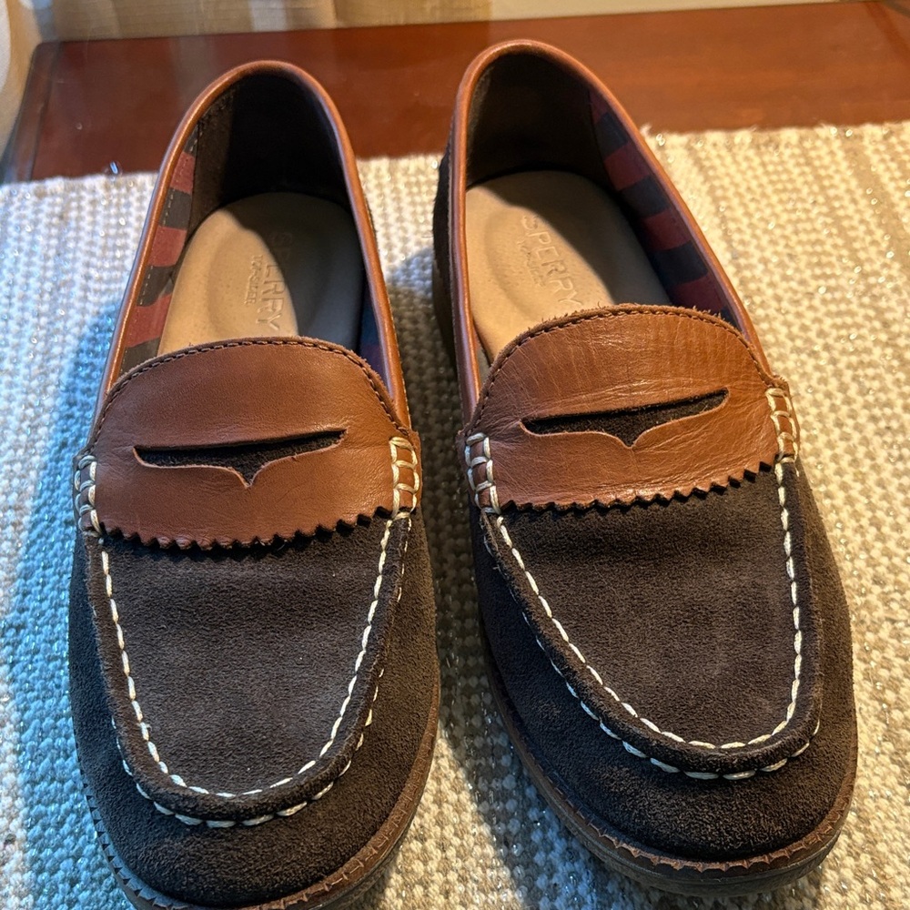 Sperry Women’s Brown Suede Loafers Size 7